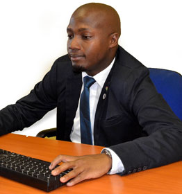 账号交易中心的短信轰在线网页版入口